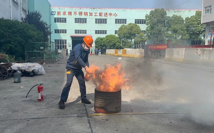 求精新材料集团旗下各单位多种形式庆祝“五一”国际劳动节