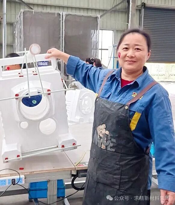 “庆华诞、赛技能”——安徽雄狮白模粘接组“手速比拼”收官